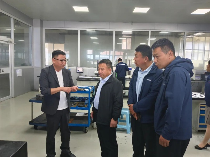 禹城領導蒞臨青島力克川參觀指導2.jpg 禹城領導蒞臨青島力克川參觀指導2.jpg